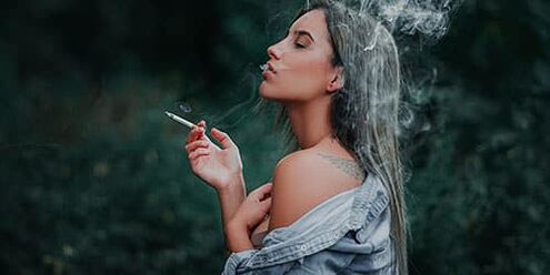 Das Rauchen Ihres Ehepartners im Traum ist Ihr nützlicher Rat. 